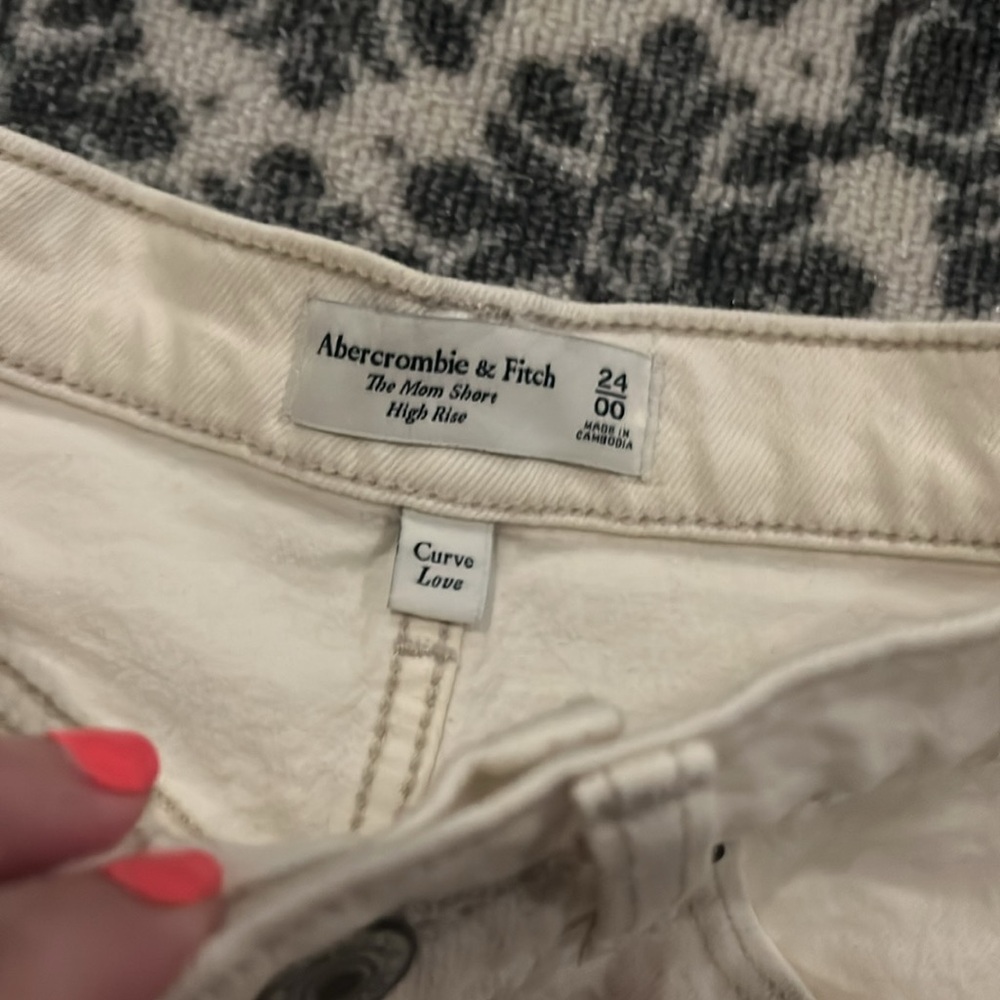 Abercrombie & Fitch White High-Waisted Women's Shorts - Picture 3 of 8